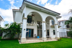For RENT: Spanish Inspired-Style Villa | High-End Finishings | 4 Bedroom House in Fairway State For RENT: Spanish Inspired-Style Villa | High-End Finishings | 4 Bedroom House in Fairway State