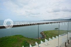 Oceanfront Studio Apartment for Rent on Naos Island, Amador Causeway