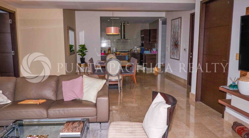 Living room to kitchen