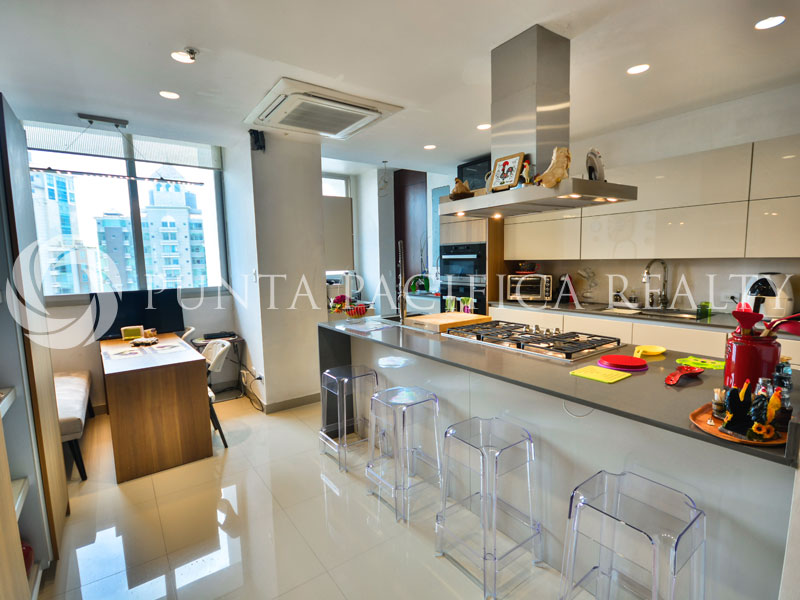 FOR SALE | Elegant Design (Appliances Included) | Large Layout | Cosmopolitan View | 3-Bedroom Apartment In Aqualina Tower