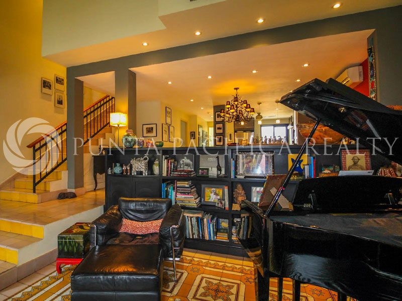 For Sale and Rented Colonial Style Beautiful Surroundings 3