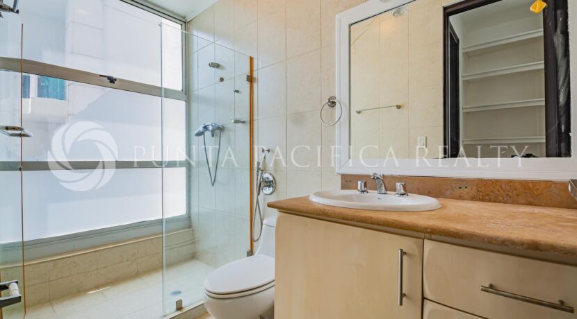 AQM1118-21A0bathroom#5Aquamare18A