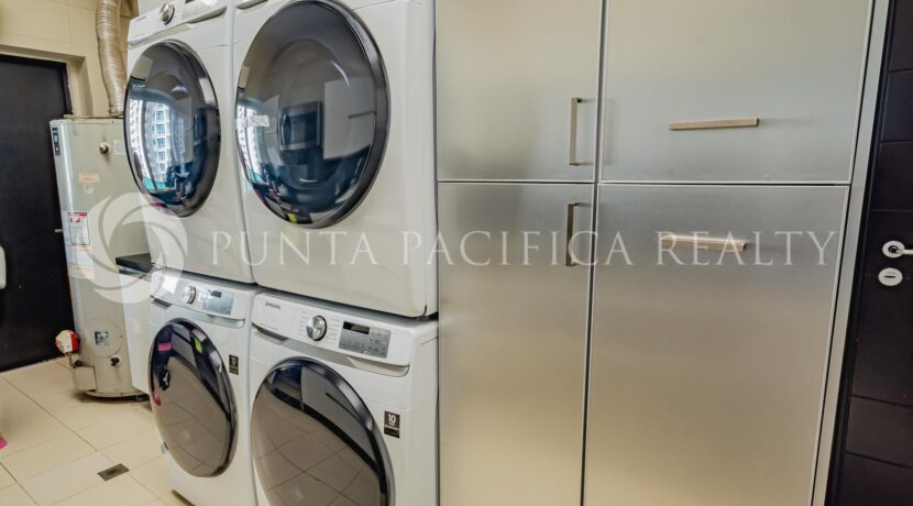 VEN1014-21A0laundryroom#1Venetian14A