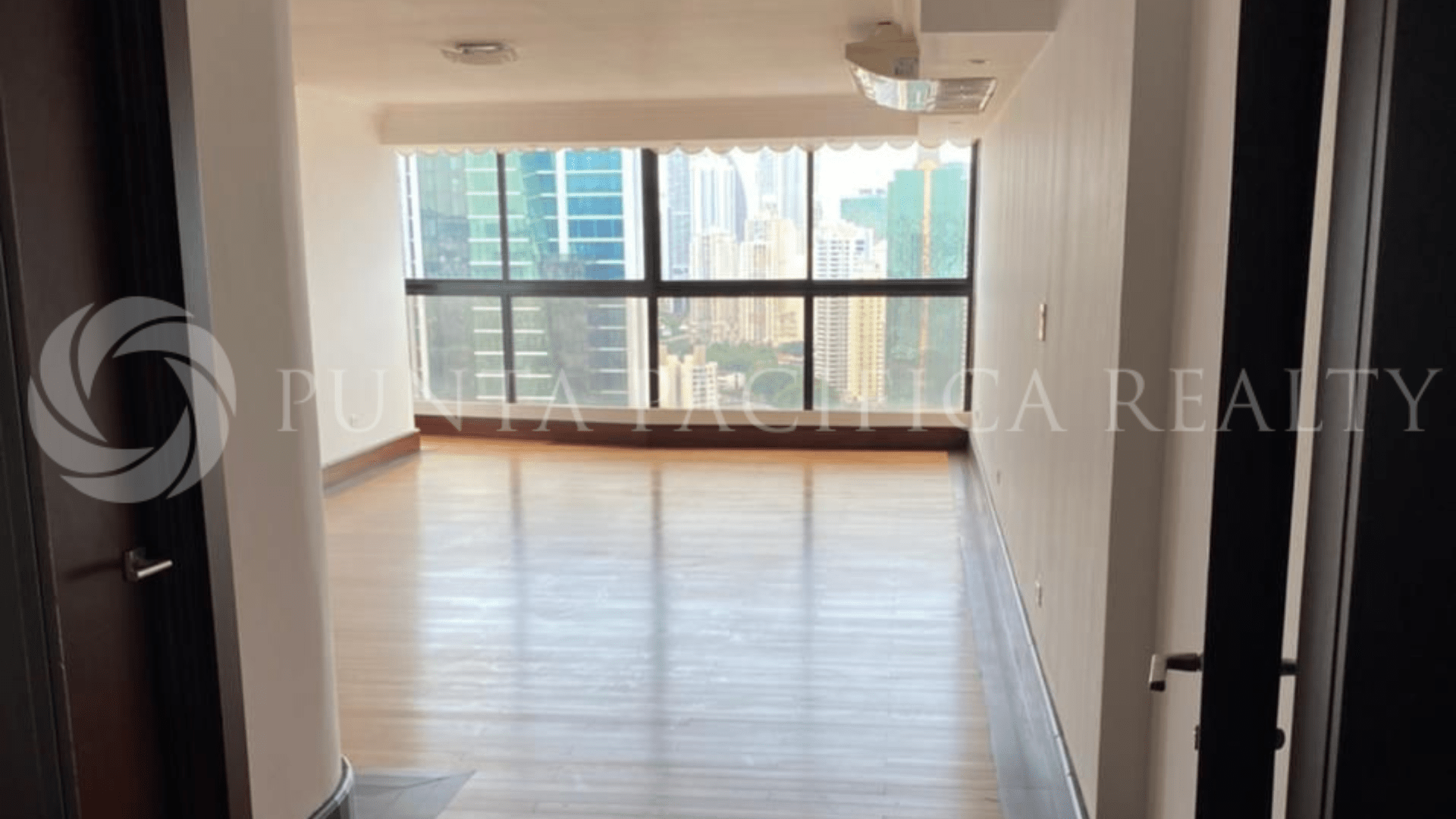 For Rent & For Sale | Unfurnished 3 Bedroom apartment | City views in La Fontana