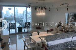 Rented | Amazing 2-Bedroom Furnished Apartment In Mid Park