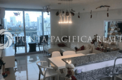 Rented | Amazing 2-Bedroom Furnished Apartment In Mid Park