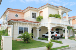 For Sale | Stunning 4-Bedroom Plus Den House In Villa Valencia