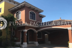 For Rent | Stunning 5-Bedroom House In El Doral For Rent | Stunning 5-Bedroom House In El Doral