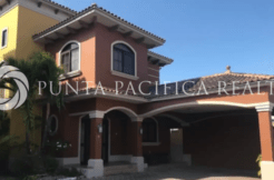 For Rent | Stunning 5-Bedroom House In El Doral For Rent | Stunning 5-Bedroom House In El Doral