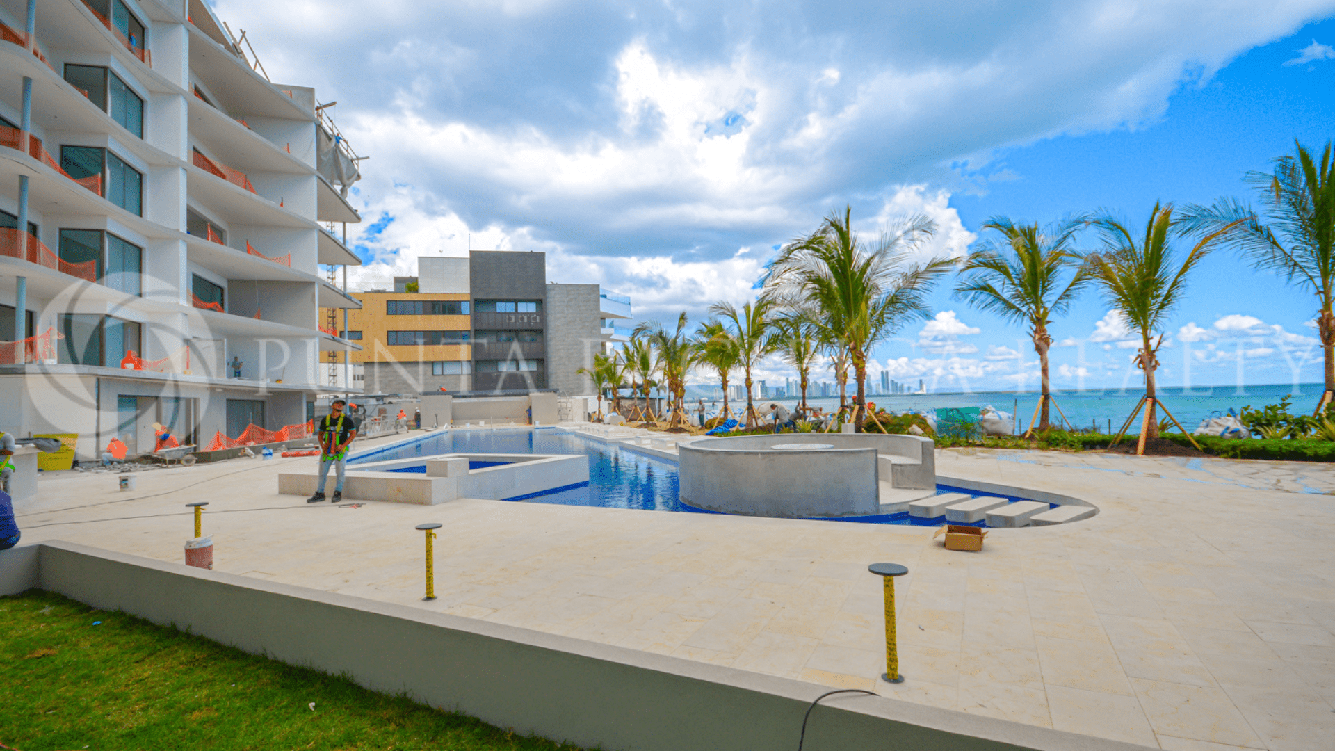 For Sale 2 Bedroom Apartament Deluxe Oceanfront Amenities