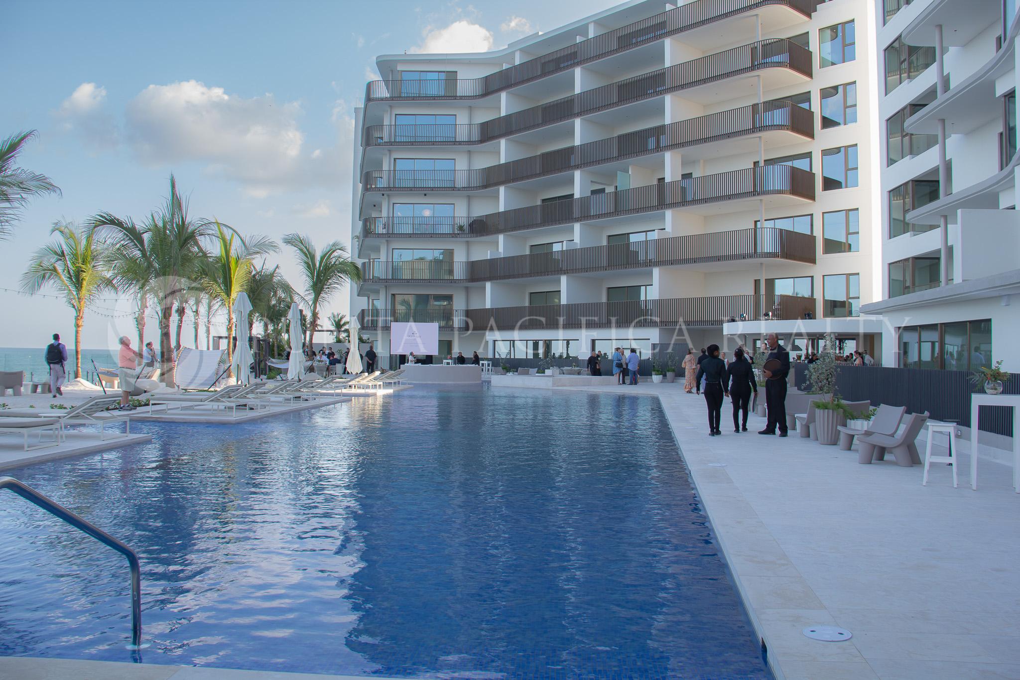 For Sale 2 Bedroom Apartament Deluxe Oceanfront Amenities