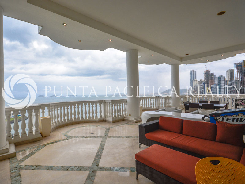 For Sale Luxurious 4Bedroom Apartment with 5Meter High Ceilings