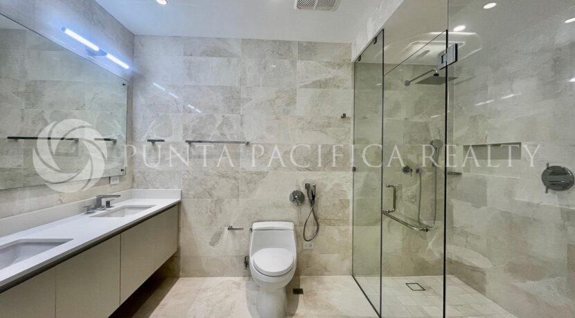 5 master bath - 1