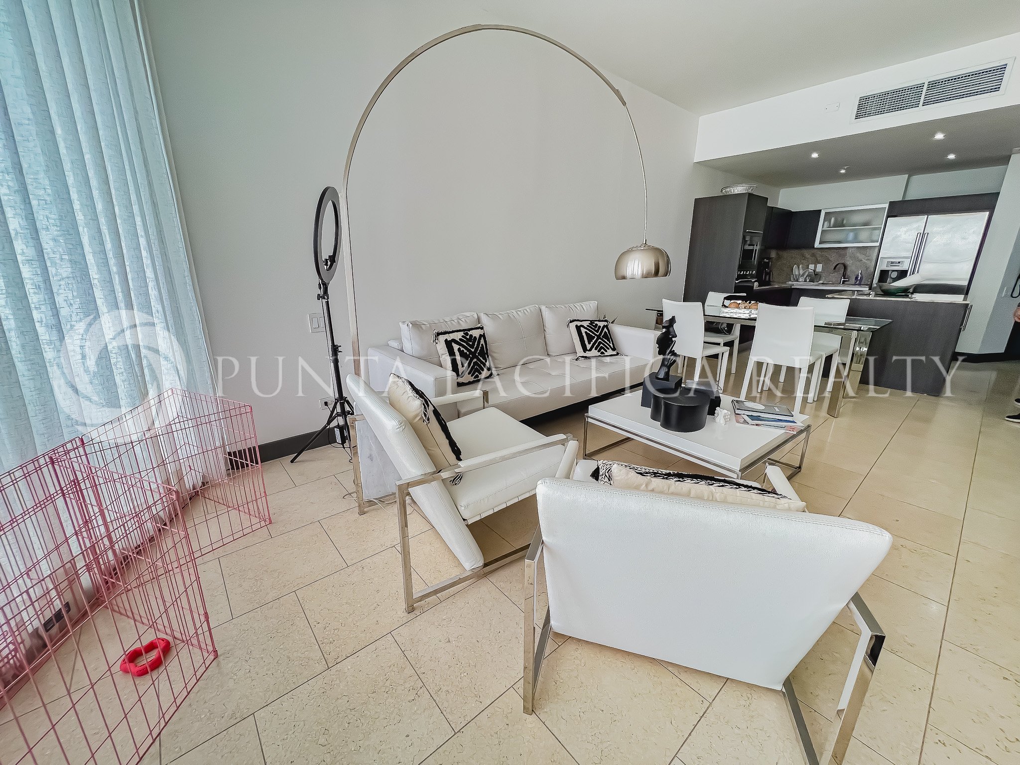 For Sale Views of the ocean located above the 40th floor 1bedroom