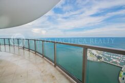 For Sale | Spacious, Exclusive, and Expansive Apartment on the 58th Floor with Ocean Views | In The Ocean Club