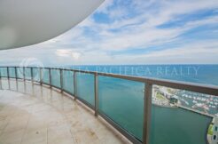 For Sale | Spacious, Exclusive, and Expansive Apartment on the 58th Floor with Ocean Views | In The Ocean Club