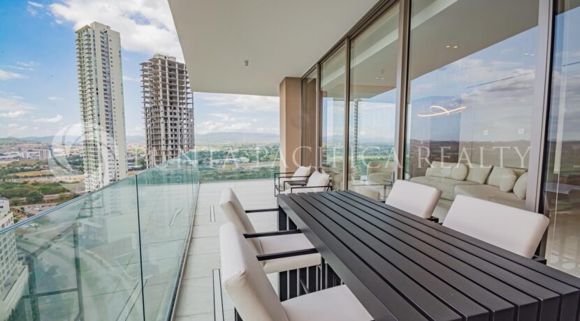 FEN2423-033Abalcony#5LaMaison23A