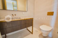 FEN2423-033Abathroom#12LaMaison23A