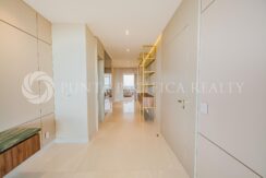 FEN2423-033Ahallway#12LaMaison23A