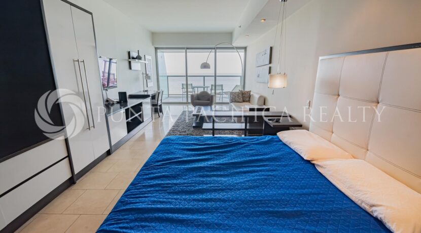 TOC2403-0330mainroom#4TOC