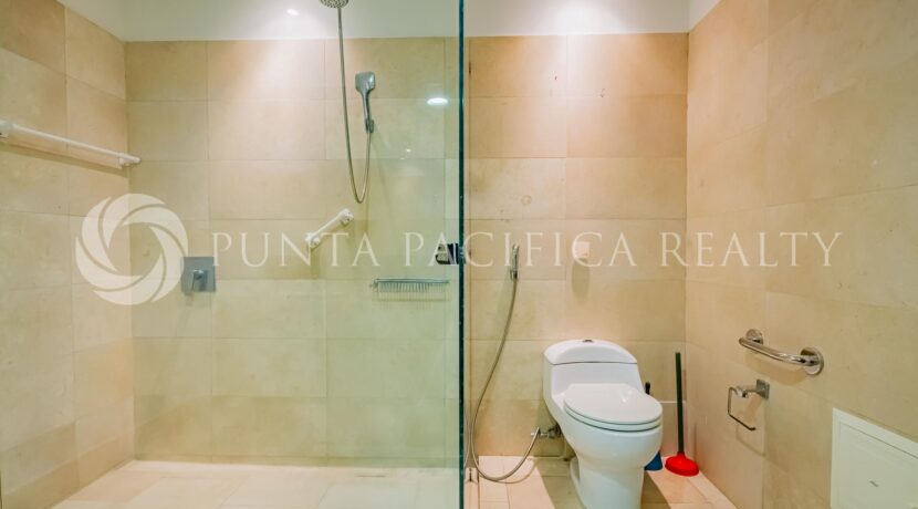 TOC2443-0405bathroom#6TOC