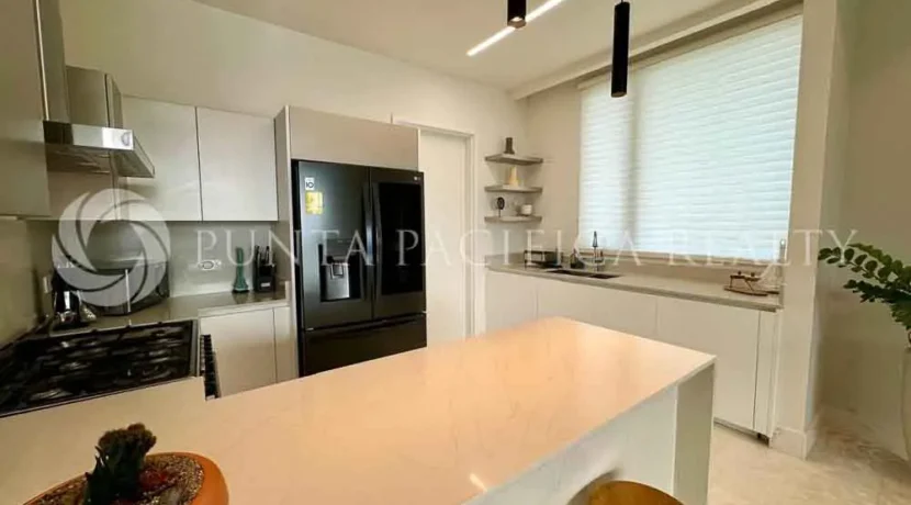 1d050cd1-05c6-4dd8-8aba-bdae1e097c9c