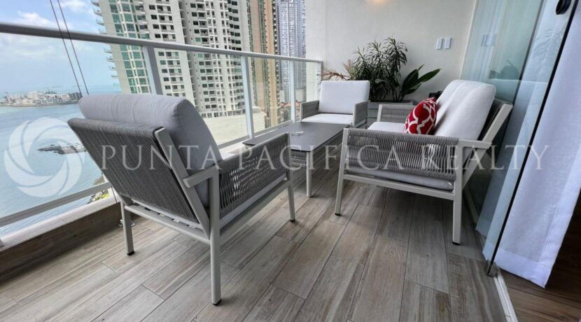 OCE2415-0502balcony#3Oceanaire