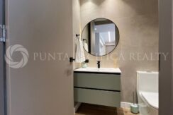 OCE2415-0502bathroom#14Oceanaire