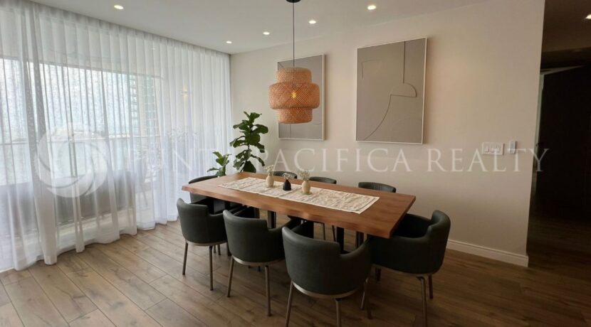 OCE2415-0502dinningtable#12Oceanaire