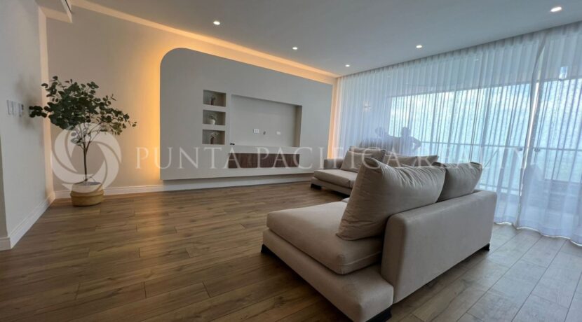 OCE2415-0502livingroom#11Oceanaire