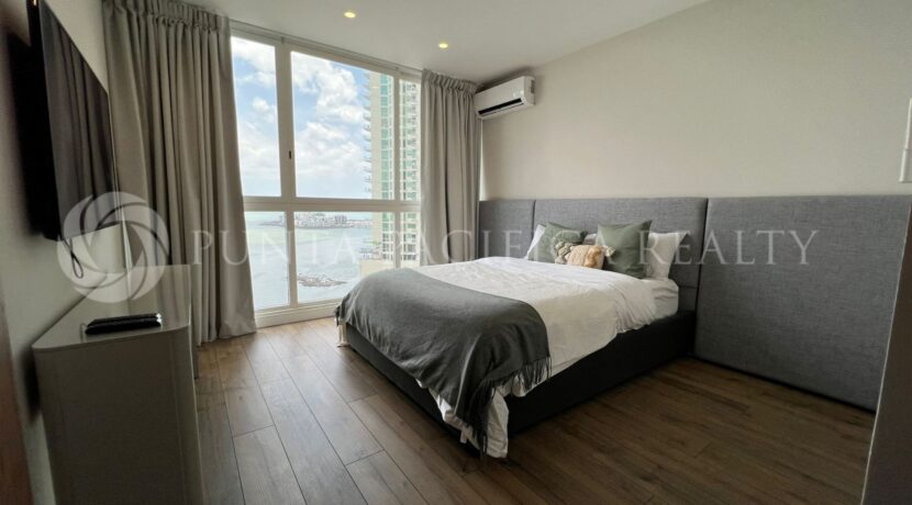 OCE2415-0502room#8Oceanaire