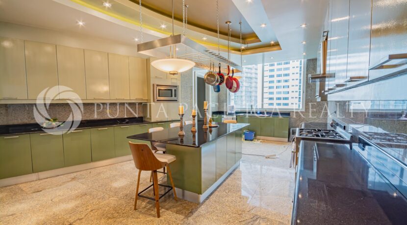 BP2444-0600#11kitchenBahiaP