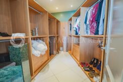 BP2444-0600#27walkingclosetBahiaP