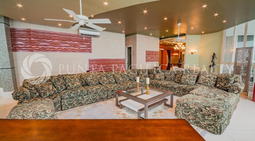 BP2444-0600#4livingroomBahiaP