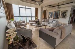 For Rent | For Sale | 4-Bedroom Penthouse Apartment with 360° Round View with Solar Panels | In Torres del Pacífico