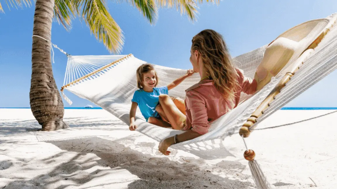 playa-caracol-gif-family