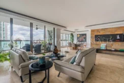 For Sale | Rented | Refined Living in Ocean Park | Spacious Apartment with Service Quarters