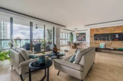 For Sale | Rented | Refined Living in Ocean Park | Spacious Apartment with Service Quarters