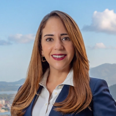 about-us-team-raquel-bernal